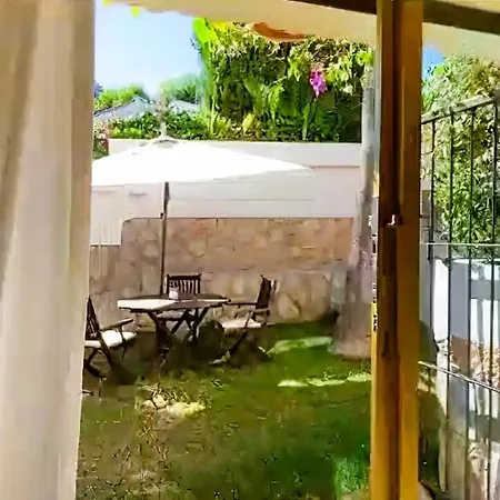 Privat bolig - Kitchen, Pool, Barbecue And Large Garden