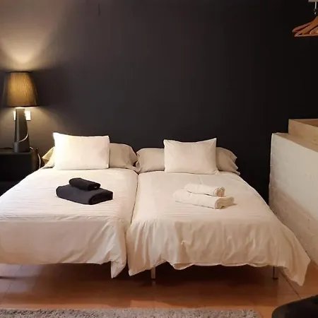 Homestay - Kitchen, Pool, Barbecue And Large Garden *
