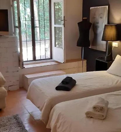 - Kitchen, Pool, Barbecue And Large Garden Benidorm