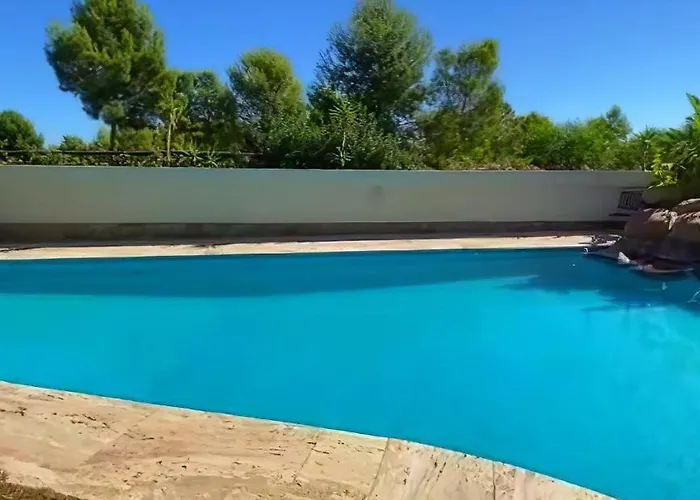 - Kitchen, Pool, Barbecue And Large Garden Benidorm