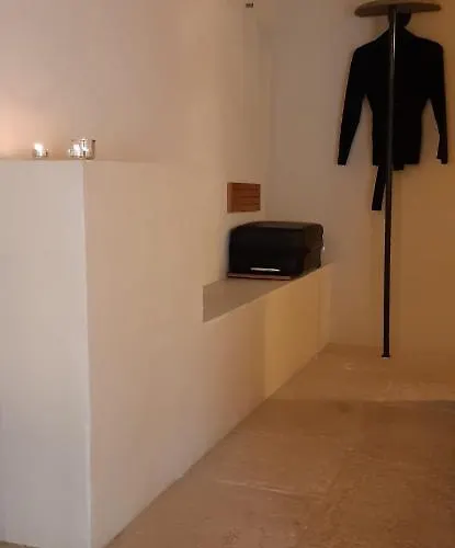 - Kitchen, Pool, Barbecue And Large Garden *