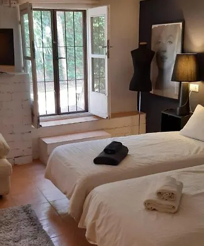- Kitchen, Pool, Barbecue And Large Garden Benidorm